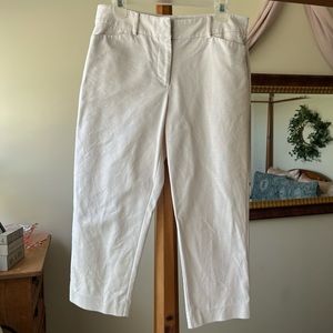Ann Taylor Cream Capri Work Pants // Size 6 Curvy